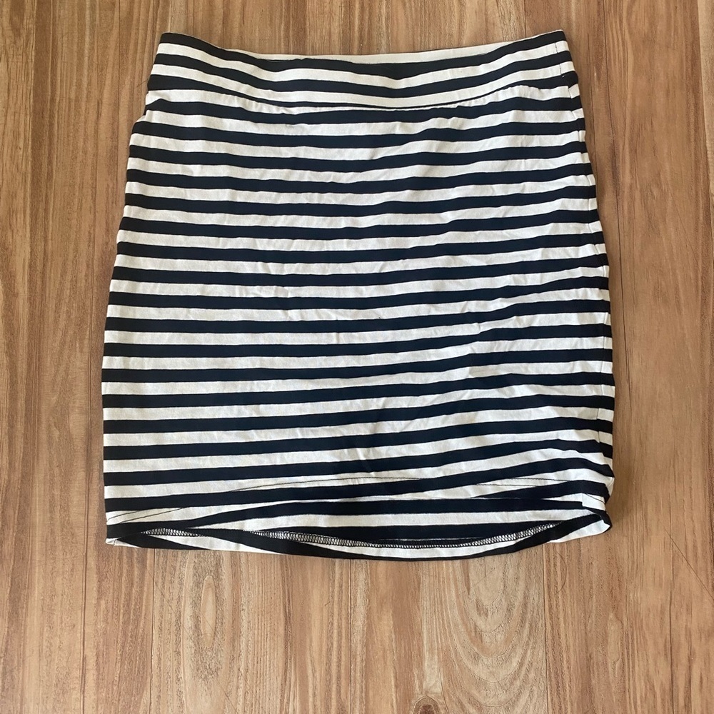 Divided H&M Basics Skirt - Picture 3 of 5